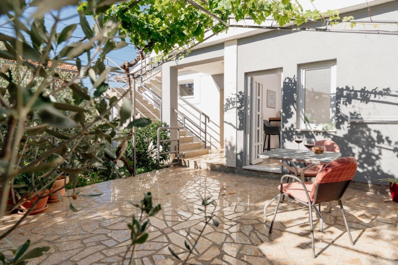Apartments Kudelik Трогир Экстерьер фото